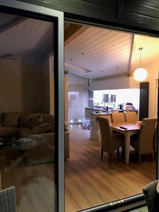 Отель R11 Lake View, Fallbarrow Holiday Park Боунес-он-Уиндермер Экстерьер фото